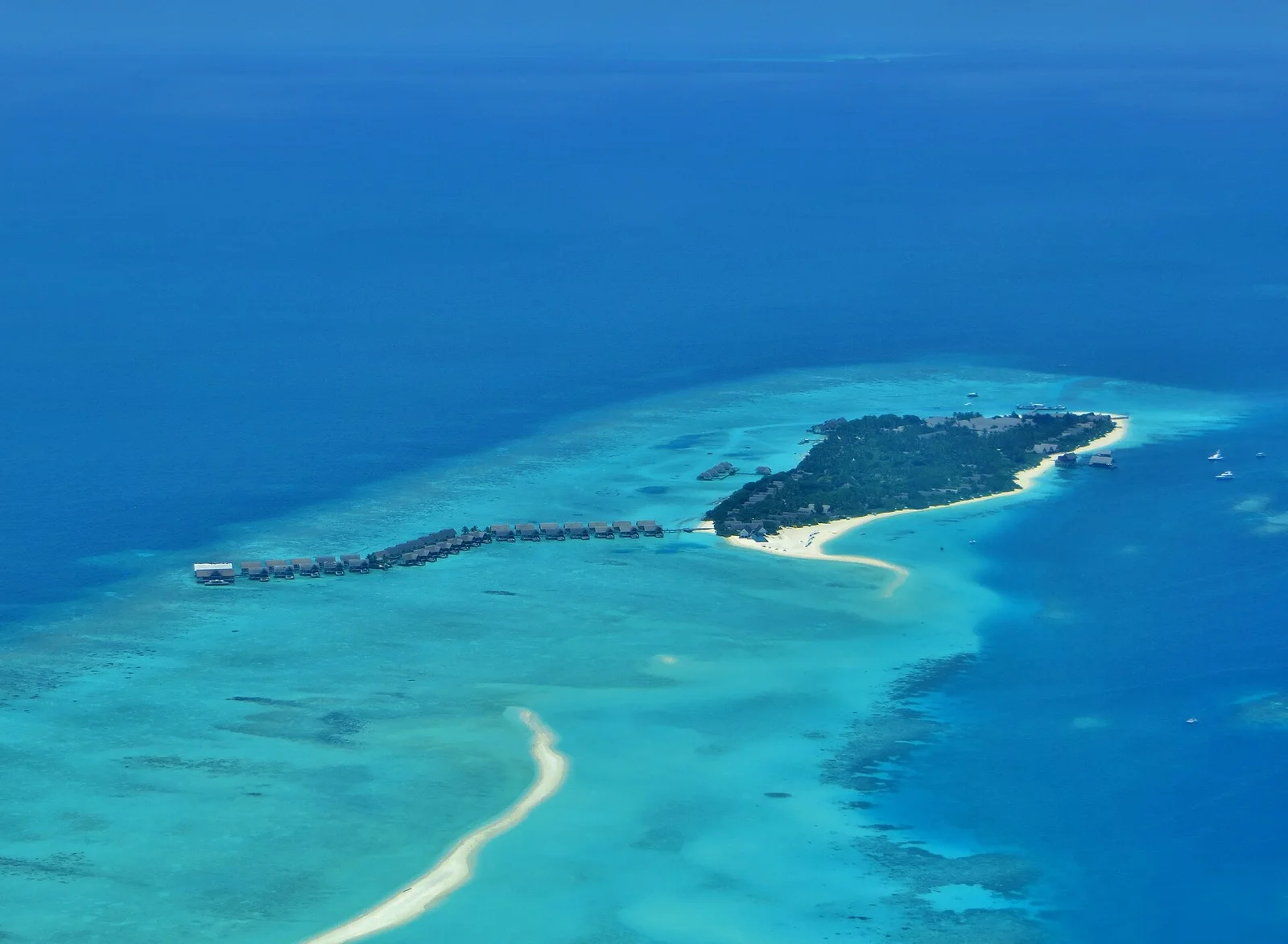 Ilha de Landaa Giraavaru vista do alto, nas Maldivas